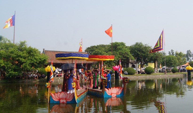 H&aacute;t quan họ tr&ecirc;n s&ocirc;ng