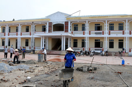 N&acirc;ng cao đời sống vật chất, tinh thần của n&ocirc;ng d&acirc;n