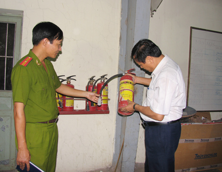 Ch&uacute; trọng c&ocirc;ng t&aacute;c ph&ograve;ng ch&aacute;y, chữa ch&aacute;y