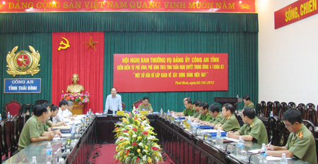 Kiểm điểm tự ph&ecirc; b&igrave;nh v&agrave; ph&ecirc; b&igrave;nh theo tinh thần Nghị quyết T.Ư 4 (kh&oacute;a XI ) &ldquo; Một số vấn đề cấp b&aacute;ch về x&acirc;y dựng Đảng hiện nay &ldquo;