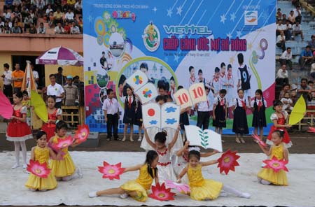 Một số hoạt động ch&agrave;o mừng Ng&agrave;y hội văn h&oacute;a, thể thao truyền thống 14/10