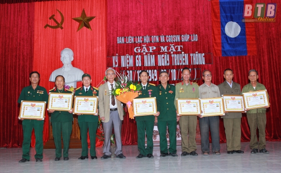 Vũ Thư gặp mặt kỷ niệm ng&agrave;y truyền thống Hội Qu&acirc;n t&igrave;nh nguyện v&agrave; chuy&ecirc;n gia qu&acirc;n sự Việt Nam gi&uacute;p c&aacute;ch mạng L&agrave;o