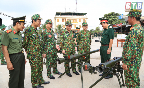 Ng&agrave;y thứ ba diễn tập khu vực ph&ograve;ng thủ tỉnh năm 2019: Thực binh đ&aacute;nh địch đổ bộ đường biển