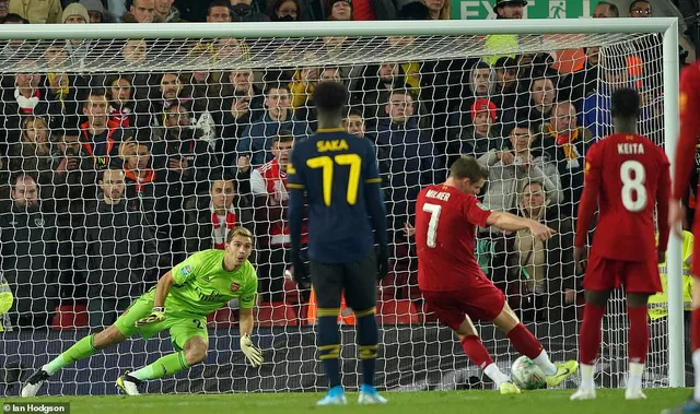 Liverpool 5-5 (pen 5-4) Arsenal: Rượt đuổi tỷ số ngoạn mục, thắng lợi nghẹt thở! - Ảnh 2. Liverpool 5-5 (pen 5-4) Arsenal: Rượt đuổi tỷ số ngoạn mục, thắng lợi nghẹt thở! - Ảnh 2.