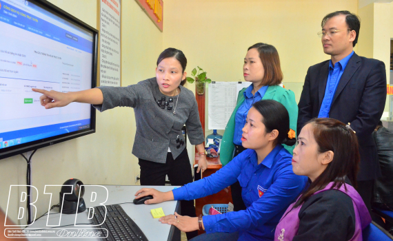 Tuy&ecirc;n truyền, hướng dẫn người d&acirc;n sử dụng dịch vụ c&ocirc;ng trực tuyến mức độ 3, 4