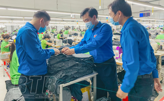 Xung k&iacute;ch, s&aacute;ng tạo, t&igrave;nh nguyện, chung sức trẻ x&acirc;y dựng qu&ecirc; hương Th&aacute;i B&igrave;nh gi&agrave;u đẹp, văn minh