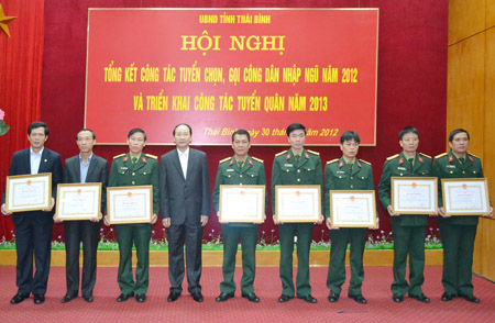 Triển khai c&ocirc;ng t&aacute;c tuyển chọn, gọi c&ocirc;ng d&acirc;n nhập ngũ năm 2013