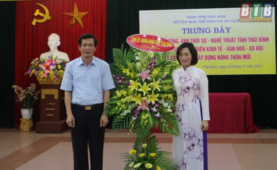 Trưng b&agrave;y tranh cổ động, ảnh thời sự - nghệ thuật tỉnh Th&aacute;i B&igrave;nh