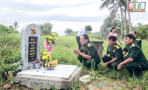 N&eacute;n t&acirc;m nhang ch&aacute;y nơi th&agrave;nh cổ
