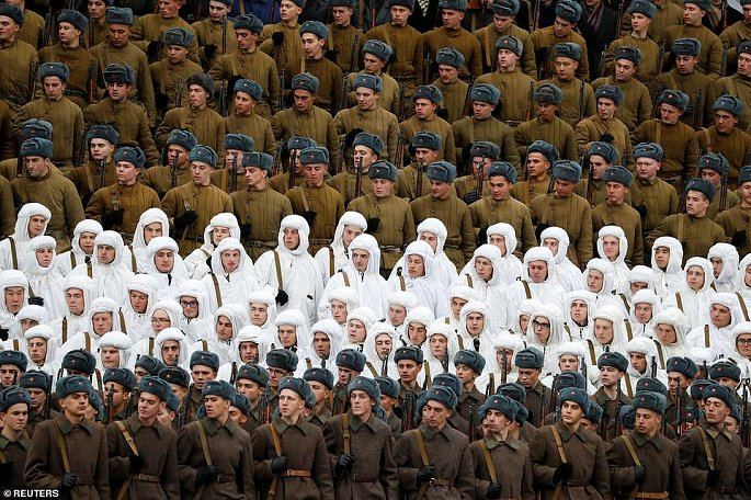 Clip: Tai hien cuoc duyet binh huyen thoai nam 1941 tai Quang truong Do hinh anh 7