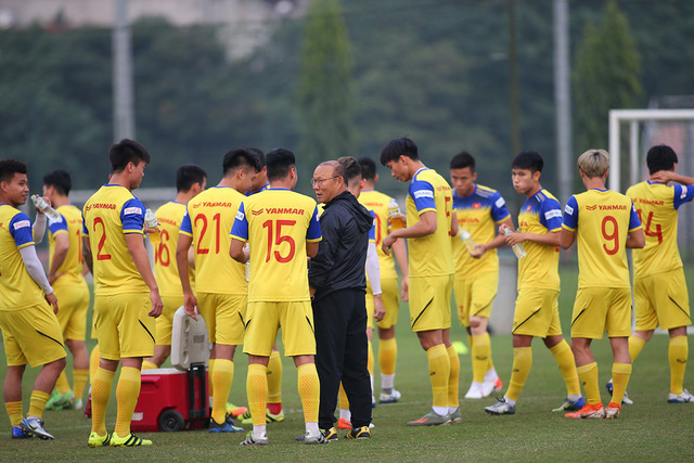 Ảnh: Công Phượng - Văn Hậu tích cực tập luyện ngay sau khi về nước hội quân - Ảnh 1.