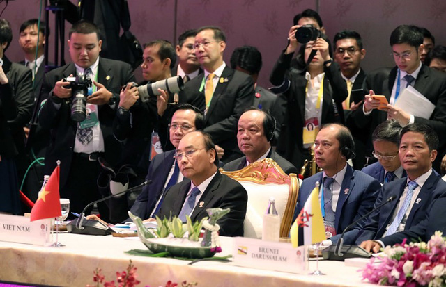 Thủ tướng Nguyễn Xuân Phúc dự Hội nghị cấp cao ASEAN+3 - Ảnh 1. Thủ tướng Nguyễn Xuân Phúc dự Hội nghị cấp cao ASEAN+3 - Ảnh 1.