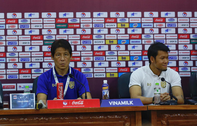 HLV Thái Lan thừa nhận gặp áp lực trước trận gặp ĐT Việt Nam - Ảnh 1. HLV Thái Lan thừa nhận gặp áp lực trước trận gặp ĐT Việt Nam - Ảnh 1.