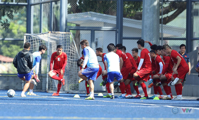 SEA Games 30: U22 Việt Nam tập luyện dưới thời tiết nắng nóng, chuẩn bị cho trận gặp U22 Lào - Ảnh 10. SEA Games 30: U22 Việt Nam tập luyện dưới thời tiết nắng nóng, chuẩn bị cho trận gặp U22 Lào - Ảnh 10.