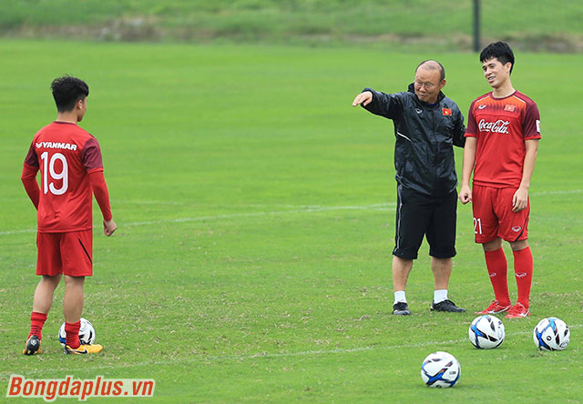 Đình Trọng sẽ không thể sát cánh cùng Quang Hải ở SEA Games 30 vì chưa bình phục chấn thương - Ảnh: Đức Cường