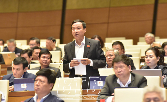 Quốc hội thảo luận về một số dự &aacute;n Luật