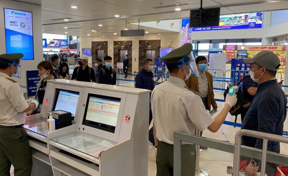 Th&ecirc;m 2 s&acirc;n bay lớn của Việt Nam được gia hạn chứng nhận an to&agrave;n ph&ograve;ng dịch