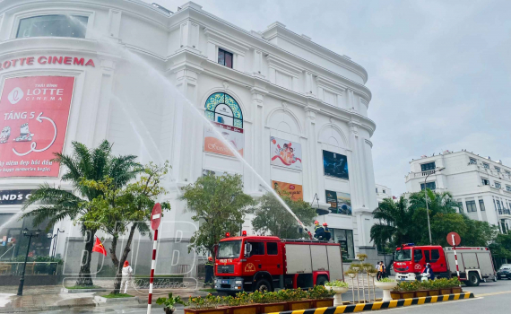 Thực tập phương &aacute;n chữa ch&aacute;y v&agrave; cứu nạn, cứu hộ tại Trung t&acirc;m thương mại Vincom Plaza Th&aacute;i B&igrave;nh