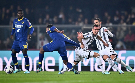 Verona 0-1 Juventus: VAR 2 lần từ chối 11m, Juve thắng tối thiểu