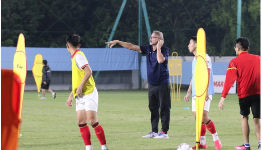 ĐT Việt Nam dần bắt nhịp với lối chơi của HLV Troussier