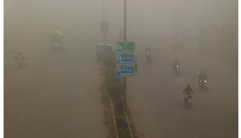 Pakistan cấm hầu hết hoạt động ngo&agrave;i trời do &ocirc; nhiễm kh&ocirc;ng kh&iacute; vẫn ở mức cao