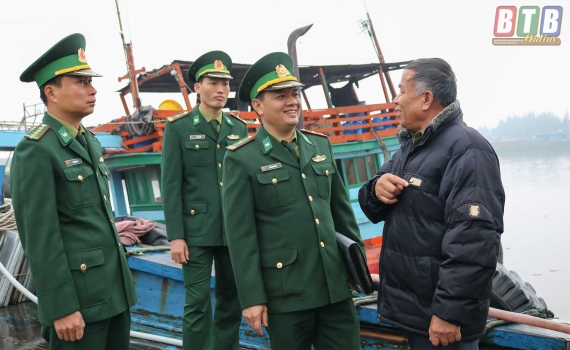 &ldquo;L&aacute; chắn th&eacute;p&rdquo; tr&ecirc;n mặt trận ph&ograve;ng, chống tội phạm