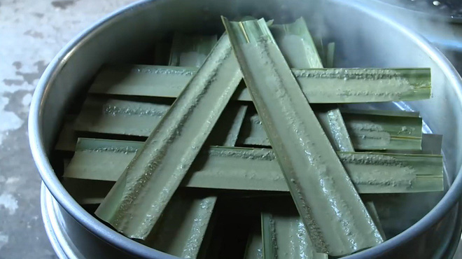 Món bánh dân dã miền Tây khiến nhiều người 