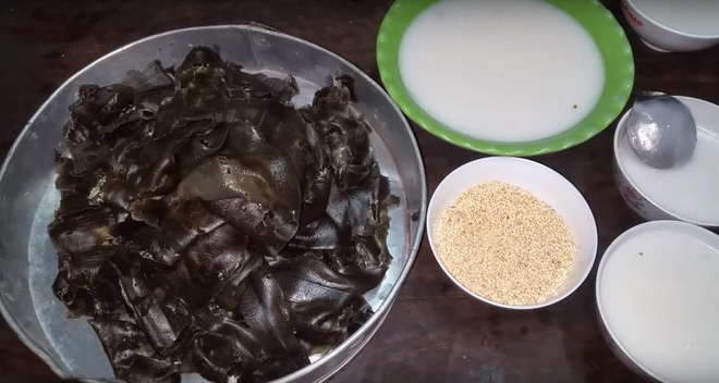 Món bánh dân dã miền Tây khiến nhiều người 