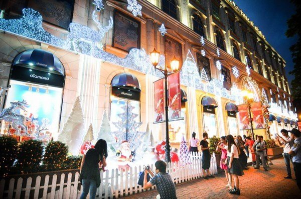 Những địa điểm đón Giáng sinh hấp dẫn ở Hà Nội và TPHCM - Ảnh 5. Những địa điểm đón Giáng sinh hấp dẫn ở Hà Nội và TPHCM - Ảnh 5.