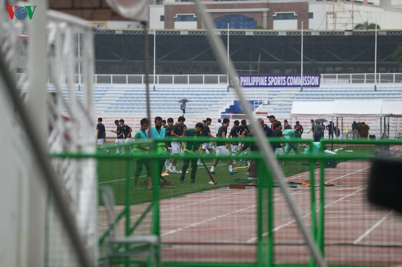 btc sea games cao nuoc dong o san rizal, khong hoan tran u22 viet nam-singapore hinh 9