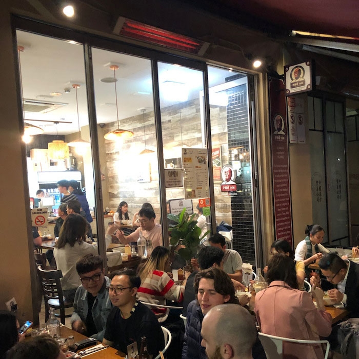 Cửa hàng luôn kín chỗ. Nguồn: Trencherman's Travels