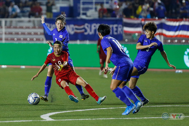 ẢNH: ĐT nữ Việt Nam thắng kịch tính trước Thái Lan, giành HCV bóng đá nữ SEA Games 30 - Ảnh 6.