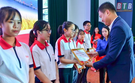 Tiếp sức những ước mơ