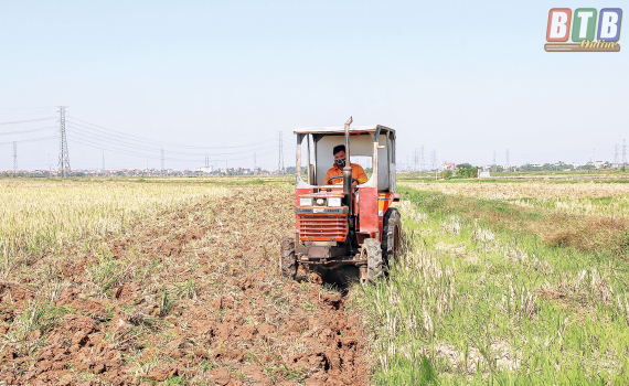 Đẩy nhanh tiến độ c&agrave;y lật đất 