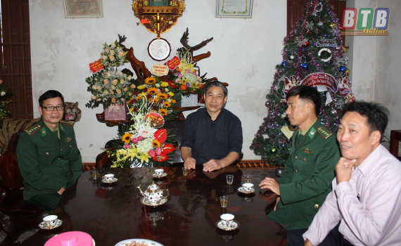 Thăm, ch&uacute;c mừng chức sắc, t&ocirc;n gi&aacute;o nh&acirc;n m&ugrave;a Gi&aacute;ng sinh 2019