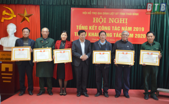 Hội Hỗ trợ gia đ&igrave;nh liệt sĩ tỉnh: Hỗ trợ 4 căn nh&agrave; t&igrave;nh nghĩa cho th&acirc;n nh&acirc;n liệt sĩ