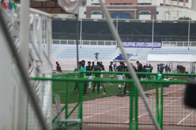 btc sea games cao nuoc dong o san rizal, khong hoan tran u22 viet nam-singapore hinh 5