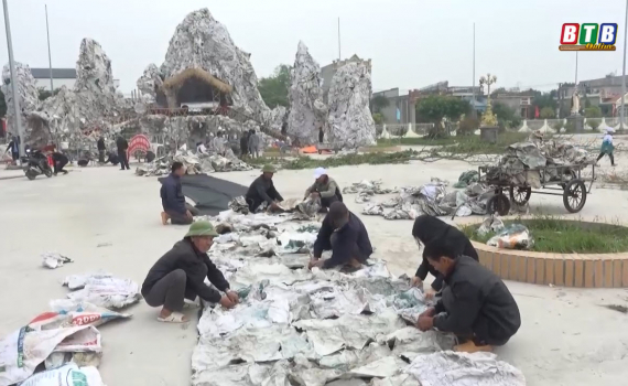 Đồng b&agrave;o C&ocirc;ng gi&aacute;o Tiền Hải n&aacute;o nức chuẩn bị đ&oacute;n lễ Gi&aacute;ng sinh