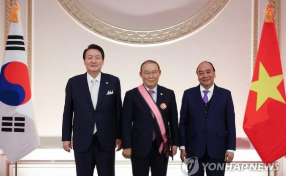 HLV Park Hang-seo nhận Hu&acirc;n chương Heungin v&igrave; sự nghiệp ngoại giao H&agrave;n Quốc