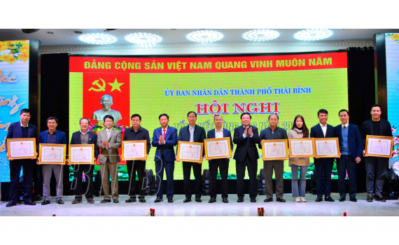 Th&agrave;nh phố: Triển khai nhiệm vụ năm 2023