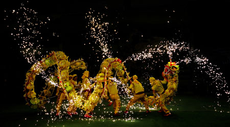 H&agrave;o kh&iacute; năm Rồng