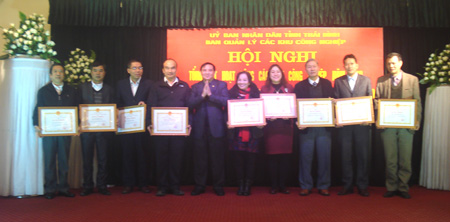 Phấn đấu gi&aacute; trị sản xuất năm 2013 tăng 15%