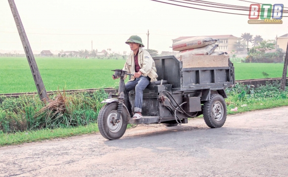 C&ocirc;ng văn số 86 của Ủy ban nh&acirc;n d&acirc;n tỉnh về việc kiểm tra, xử l&yacute; xe tự chế, xe l&ocirc;i, x&iacute;ch l&ocirc; m&aacute;y hoạt động vận tải tr&ecirc;n địa b&agrave;n tỉnh