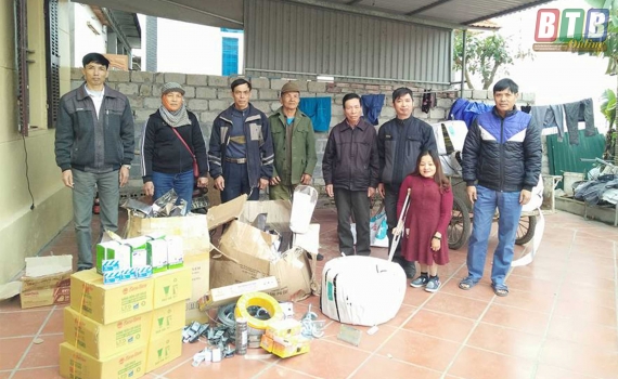 Triển khai chương trình lắp điện chiếu sáng đường quê