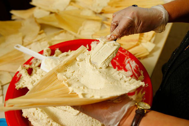 Tamales: món ngon ngày Tết của người Mexico, độc đáo từ nguyên liệu gói bên ngoài đến phần nhân bên trong - Ảnh 8.