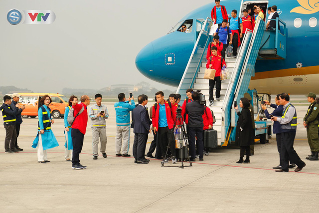 ẢNH: ĐT Việt Nam rạng rỡ ngày trở về sau thành công tại Asian Cup 2019 - Ảnh 2.