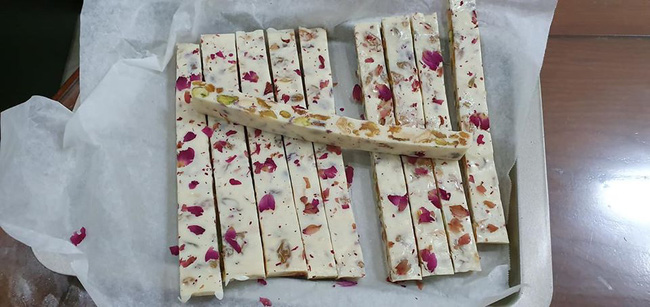 Nougat - Món kẹo hạnh phúc đang hot nhất Tết này, và đây là công thức - Ảnh 4. Nougat - Món kẹo hạnh phúc đang hot nhất Tết này, và đây là công thức - Ảnh 4.
