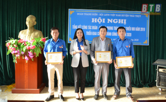 Th&aacute;i Thụy: Tổng kết c&ocirc;ng t&aacute;c đo&agrave;n, hội v&agrave; phong tr&agrave;o thanh thiếu nhi năm 2019