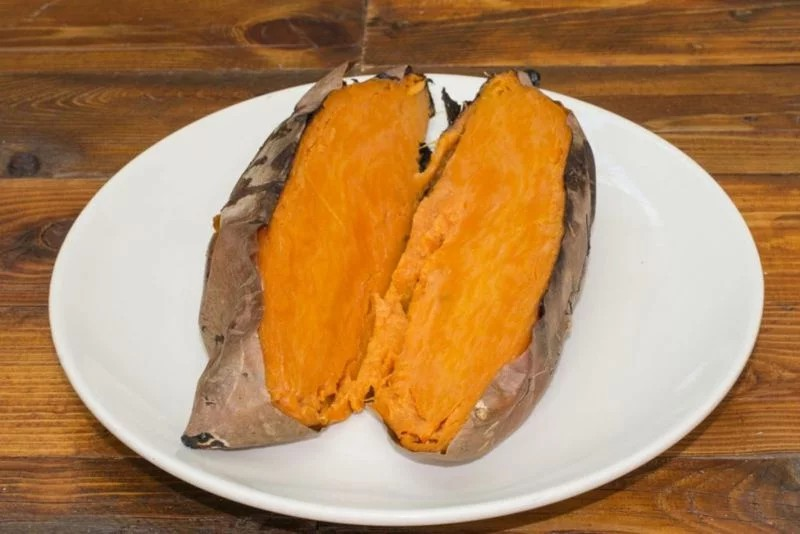 mach ban 7 cach che bien khoai lang don gian nhung van ngon hinh 2