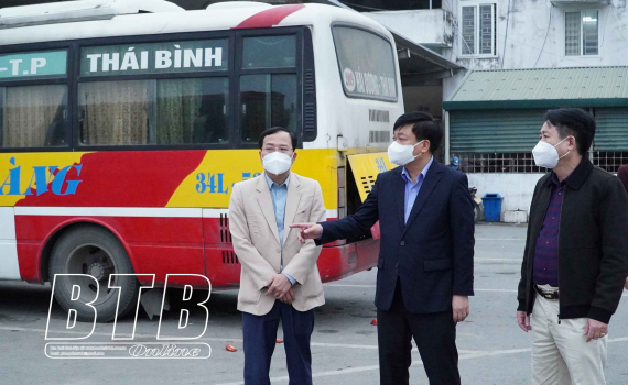 Đồng ch&iacute; Nguyễn Quang Hưng, Ph&oacute; Chủ tịch thường trực UBND tỉnh: Kiểm tra, động vi&ecirc;n Ban Quản l&yacute; bến xe, bến s&ocirc;ng Th&aacute;i B&igrave;nh